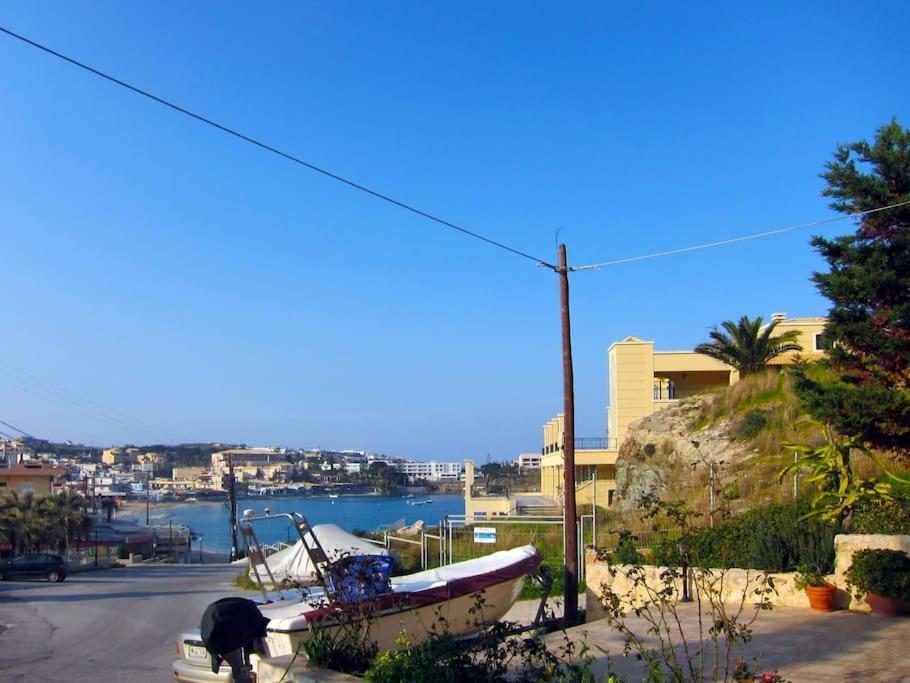 Lenico Beachfront Suites Agia Pelagia  Exterior photo