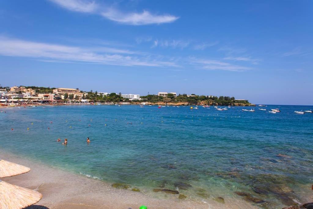 Lenico Beachfront Suites Agia Pelagia  Exterior photo