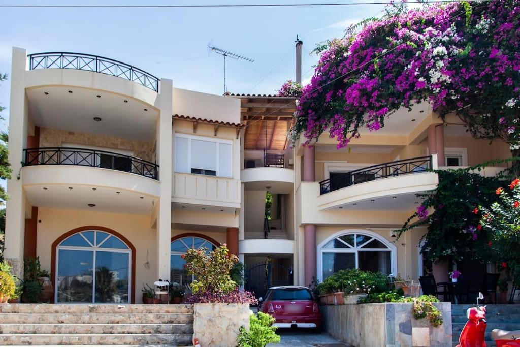 Lenico Beachfront Suites Agia Pelagia  Exterior photo