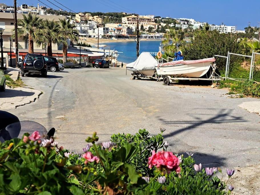 Lenico Beachfront Suites Agia Pelagia  Exterior photo