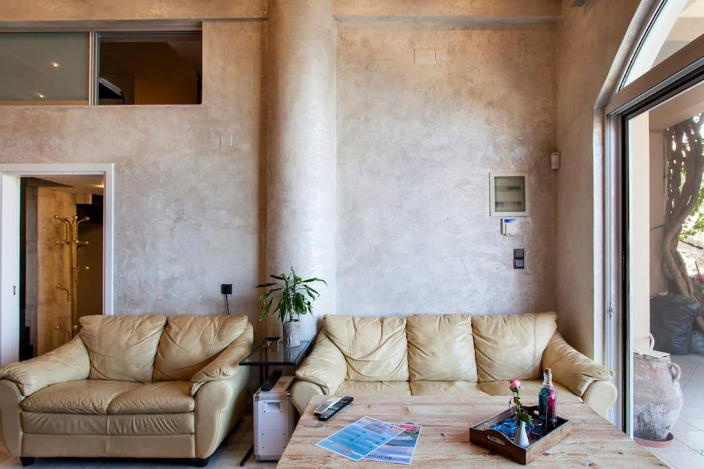 Lenico Beachfront Suites Agia Pelagia  Exterior photo